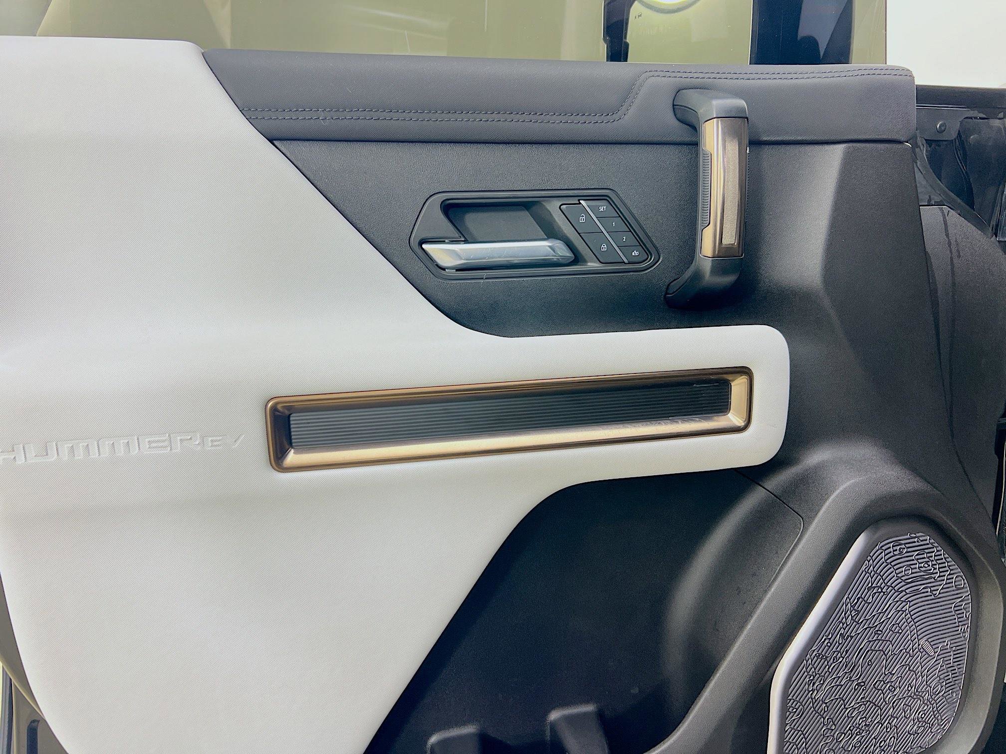 Used 2024 GMC Hummer EV 2X w/ LPO, Sport Package image 18