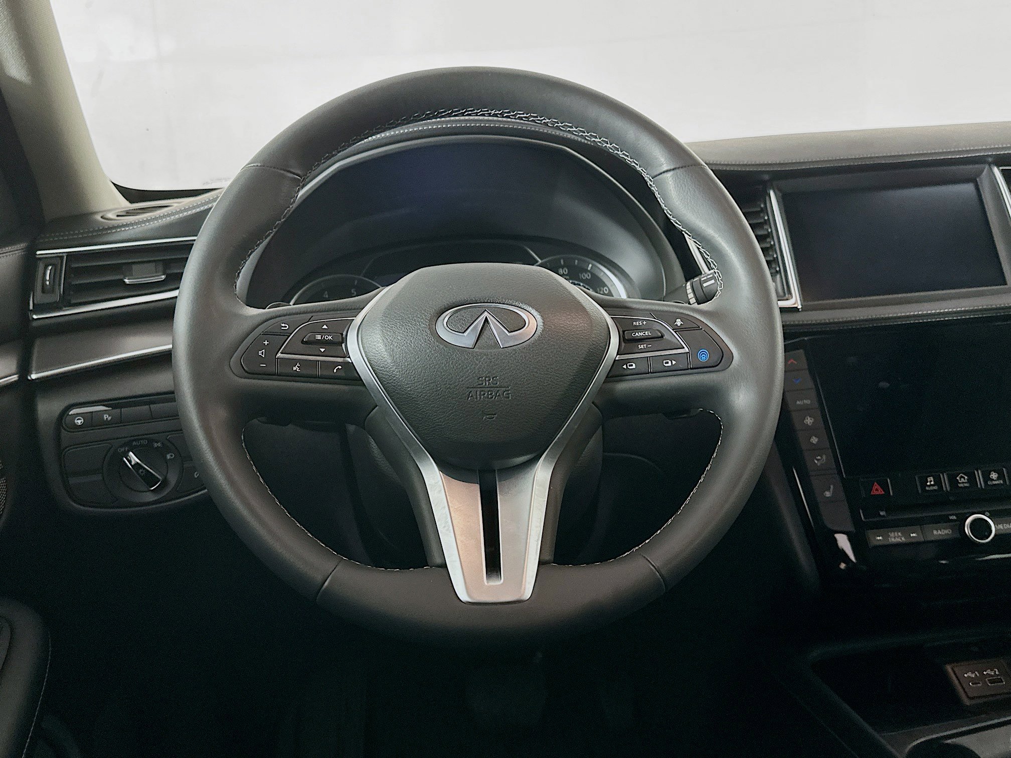 Used 2023 INFINITI QX50 Luxe image 17