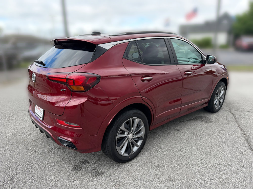 Used 2023 Buick Encore GX Select w/ Sport Touring Package FWD image 9