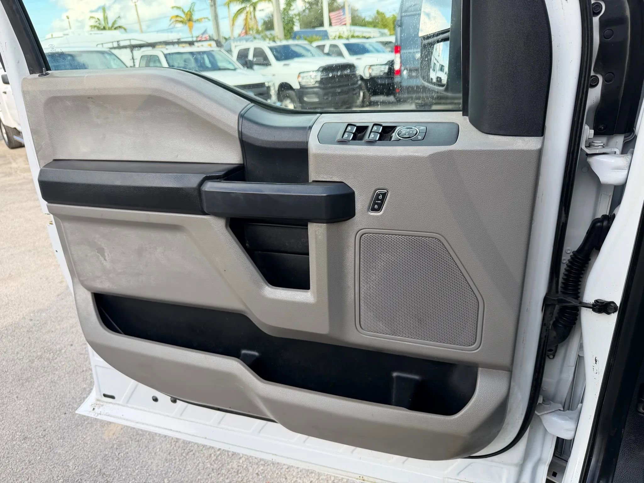 Used 2017 Ford F550 2WD Crew Cab Super Duty w/ Power Equipment Group image 11