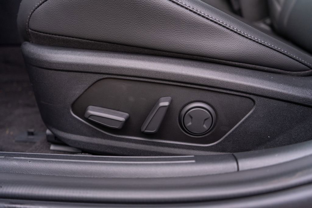 New 2025 Hyundai Elantra Limited image 20