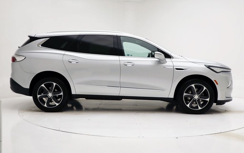 Used 2022 Buick Enclave Essence w/ Experience Buick Package AWD/4WD image 3