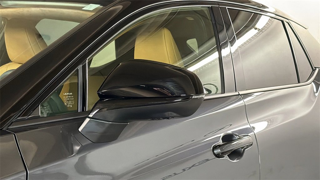 Certified 2025 Lexus RZ 450e image 5