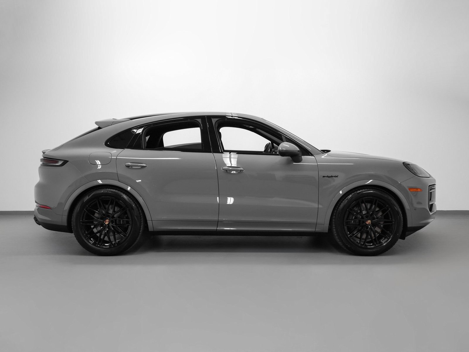New 2026 Porsche Cayenne E-Hybrid Coupe AWD/4WD image 13