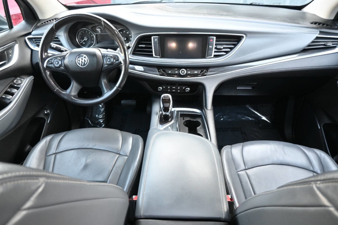 Used 2018 Buick Enclave Essence FWD image 17