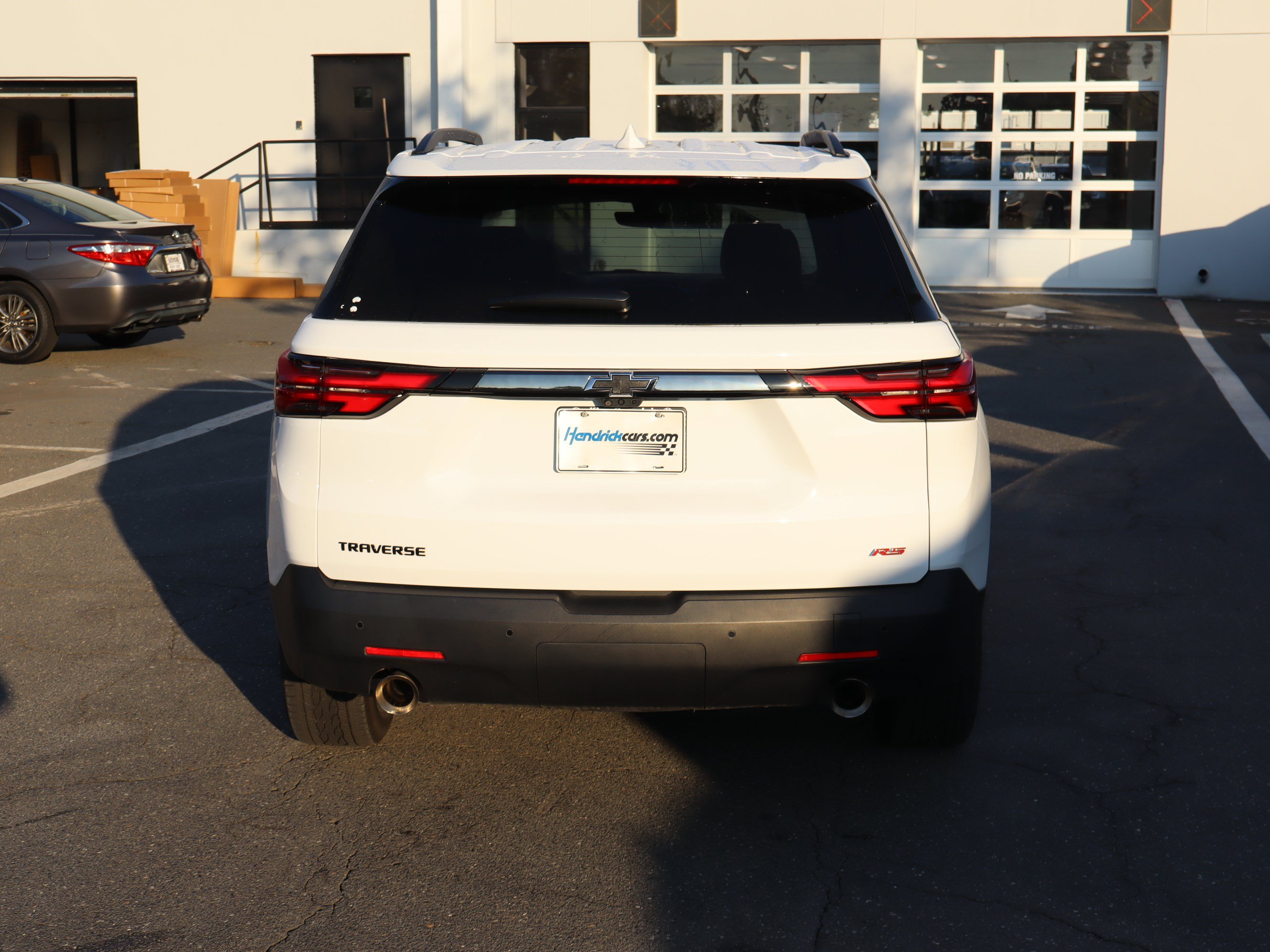 Used 2023 Chevrolet Traverse RS FWD image 9