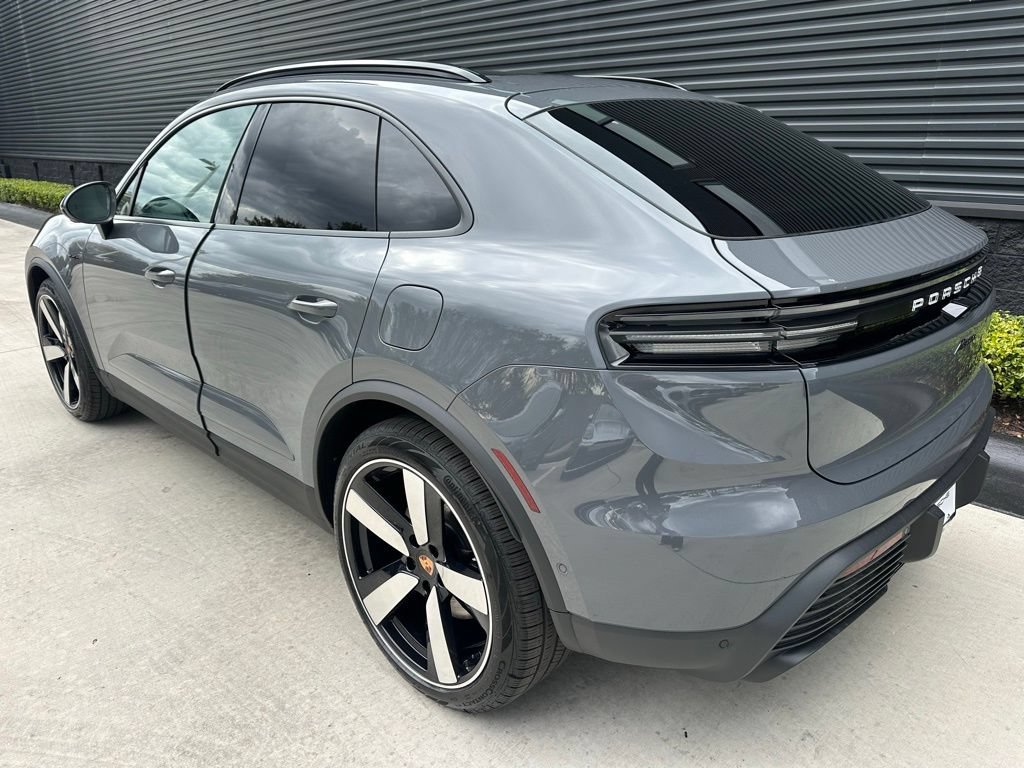 Used 2026 Porsche Macan Electric RWD image 3
