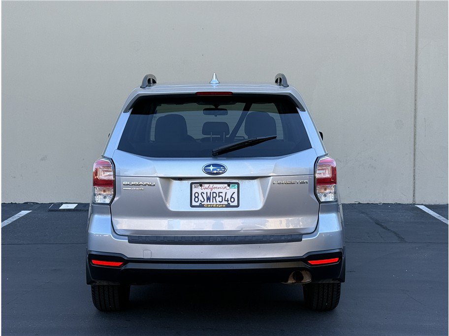 Used 2018 Subaru Forester 2.5i Premium w/ All-Weather Package AWD/4WD image 5