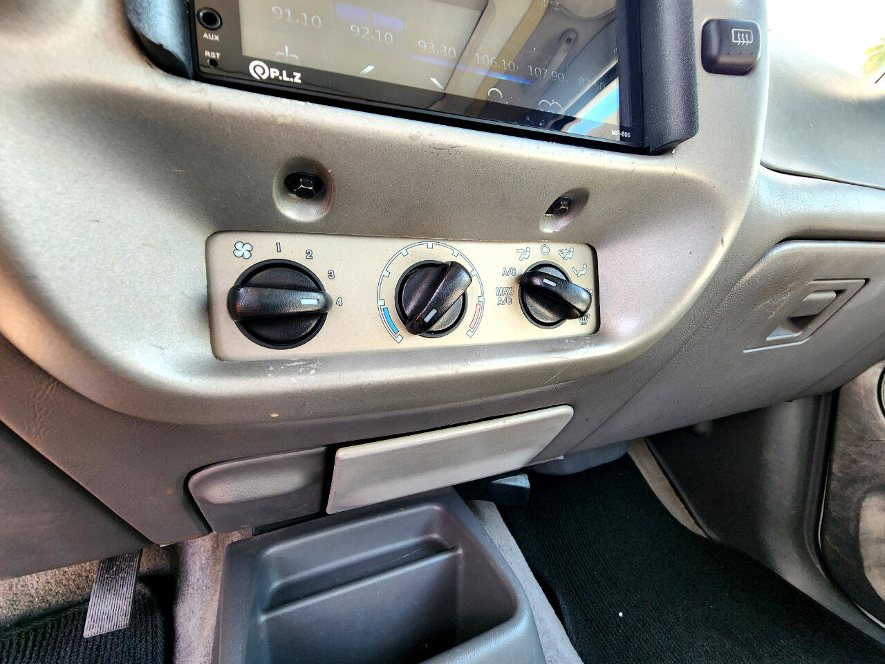 Used 2001 Ford Explorer Sport image 17