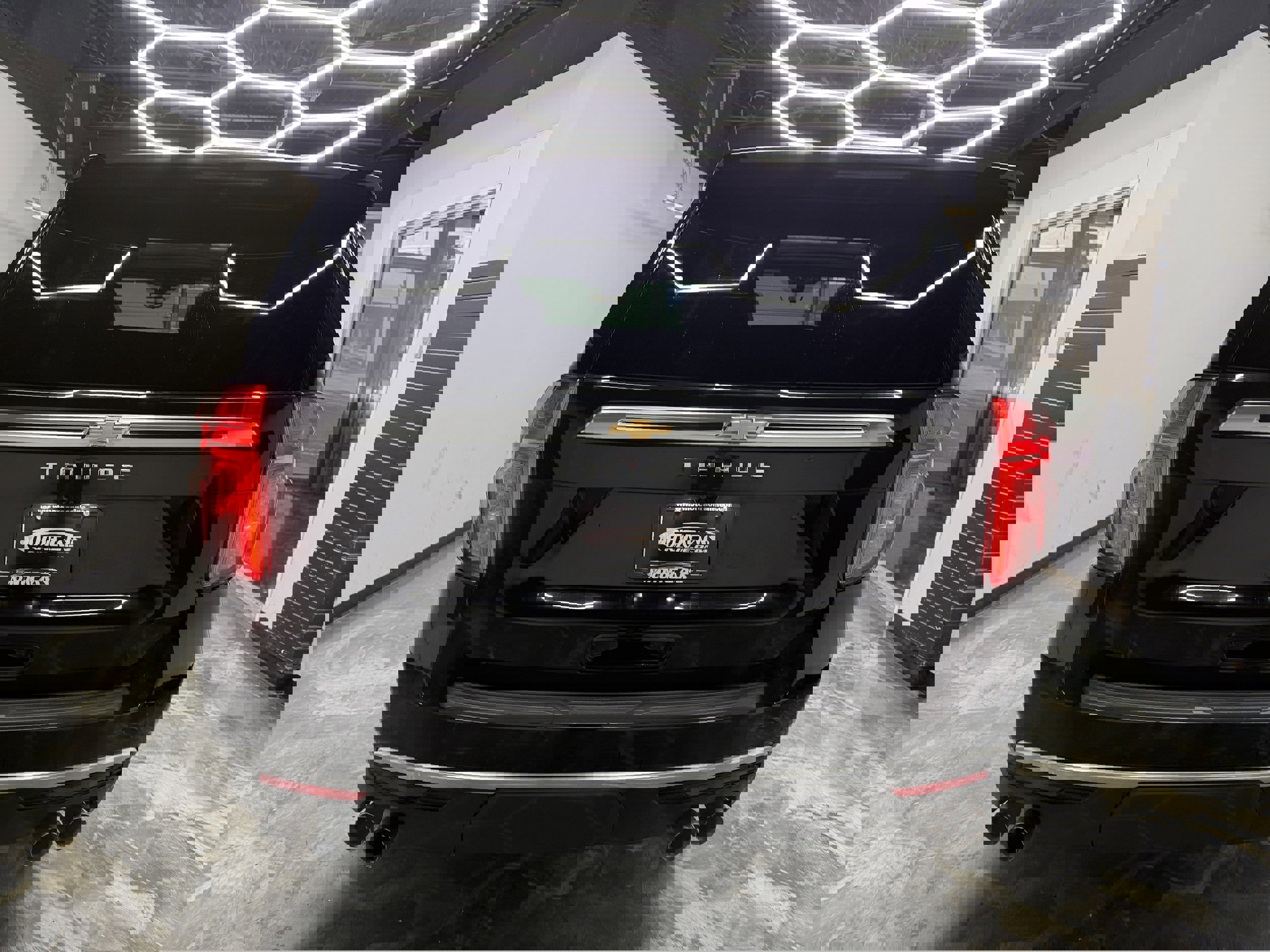 Used 2021 Chevrolet Tahoe High Country w/ Premium Package AWD/4WD image 8