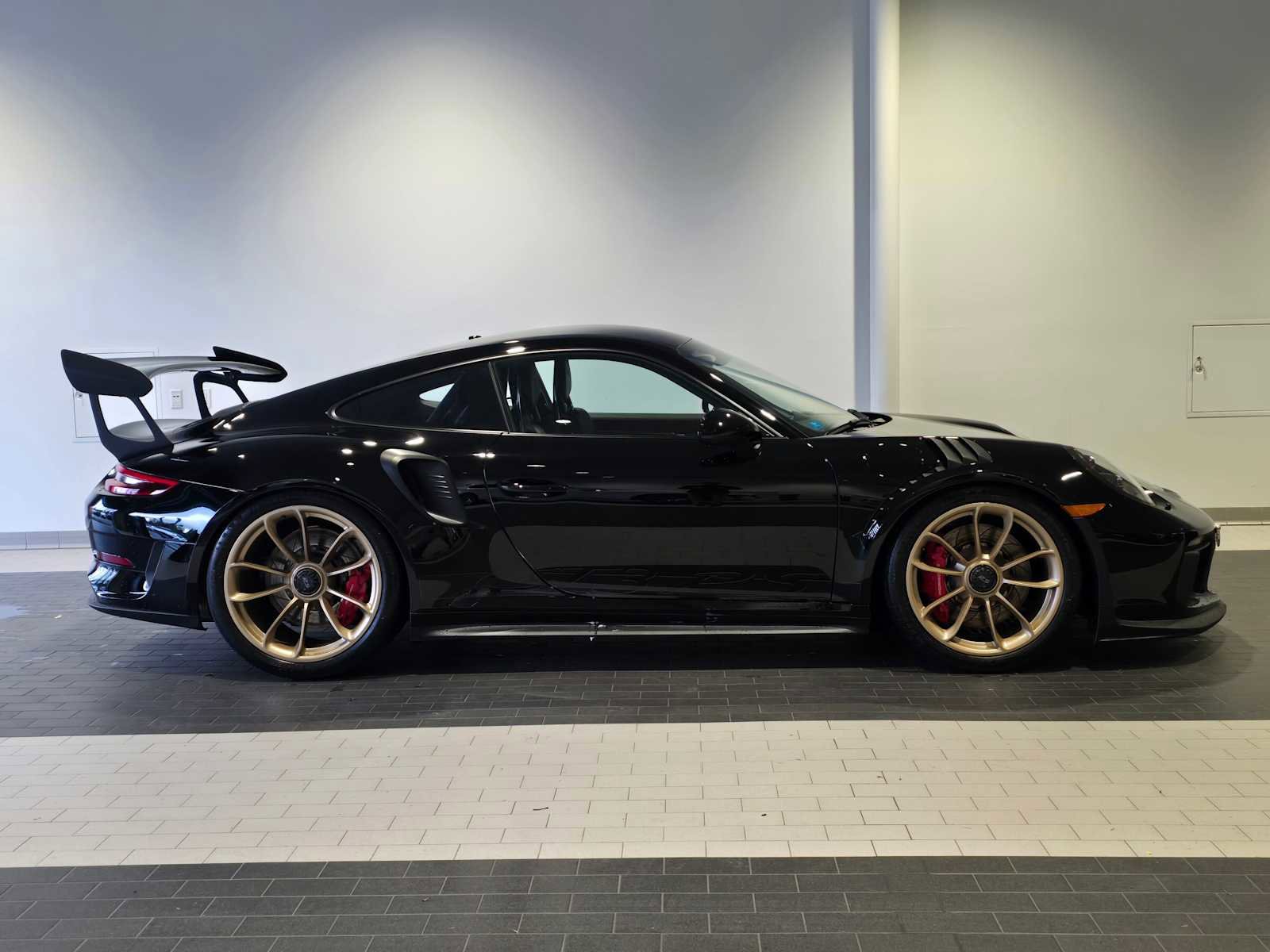 Used 2019 Porsche 911 GT3 RS image 8