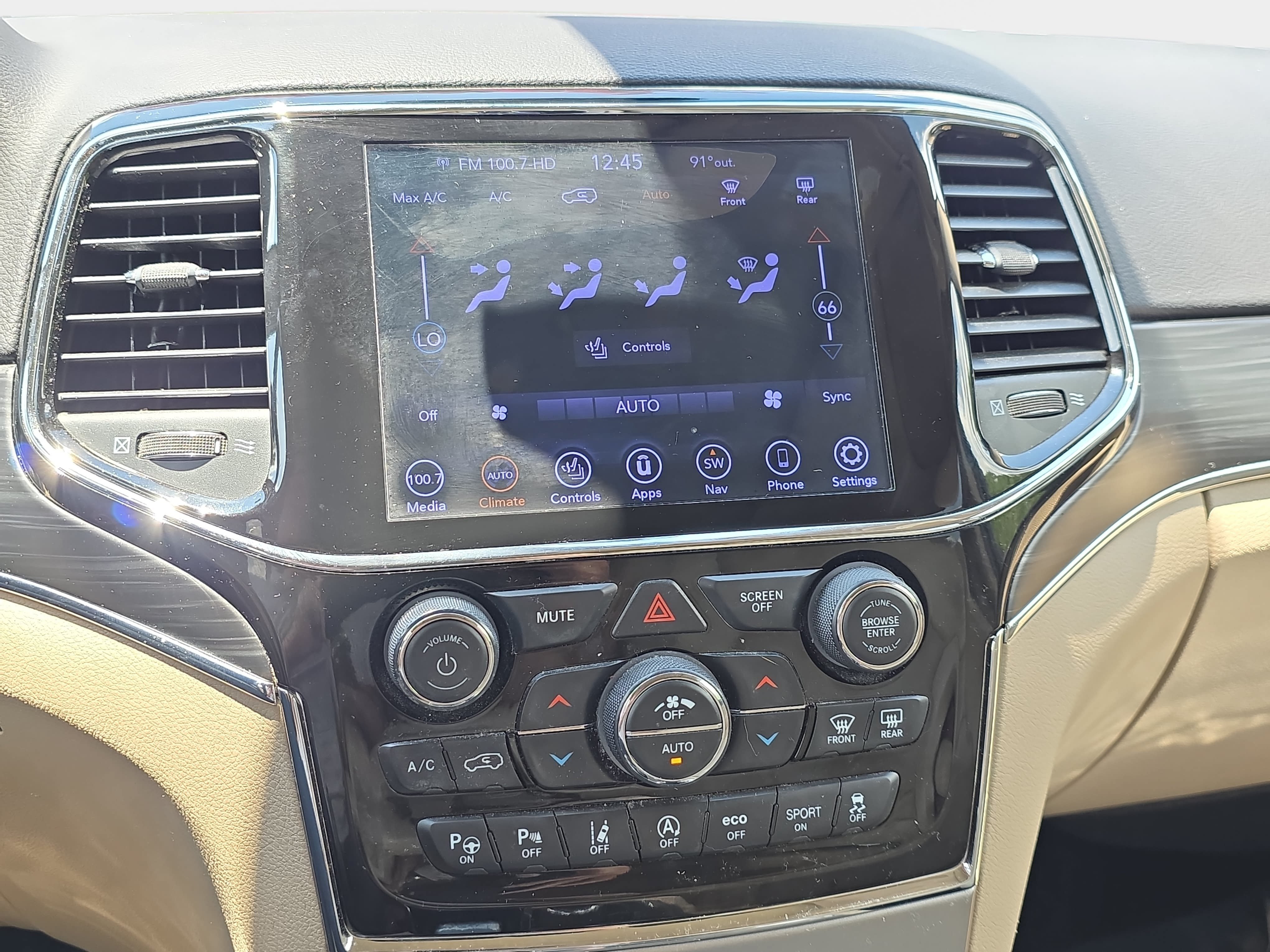 Used 2020 Jeep Grand Cherokee Limited w/ Luxury Group II AWD/4WD image 22