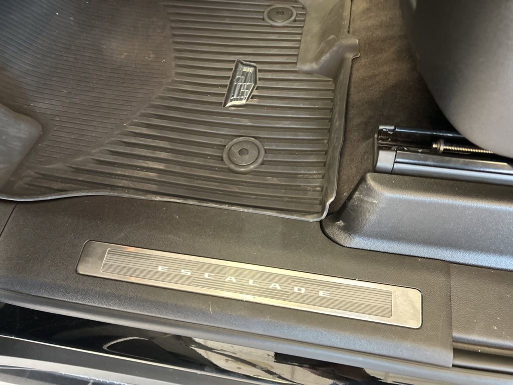 Used 2023 Cadillac Escalade ESV V AWD/4WD image 24