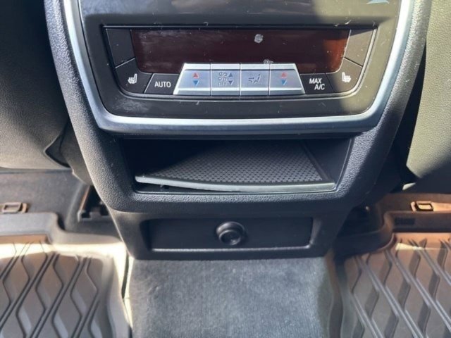 Used 2022 BMW X6 xDrive40i AWD/4WD image 45