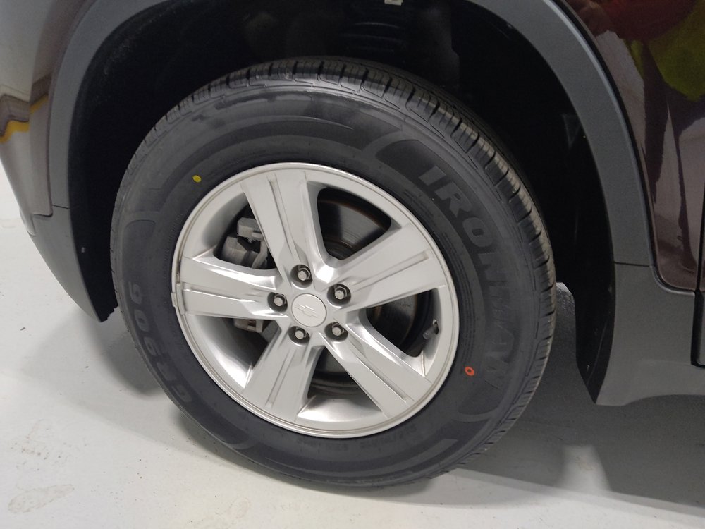 Used 2021 Chevrolet Trax LS w/ Tint and Cruise Package image 31