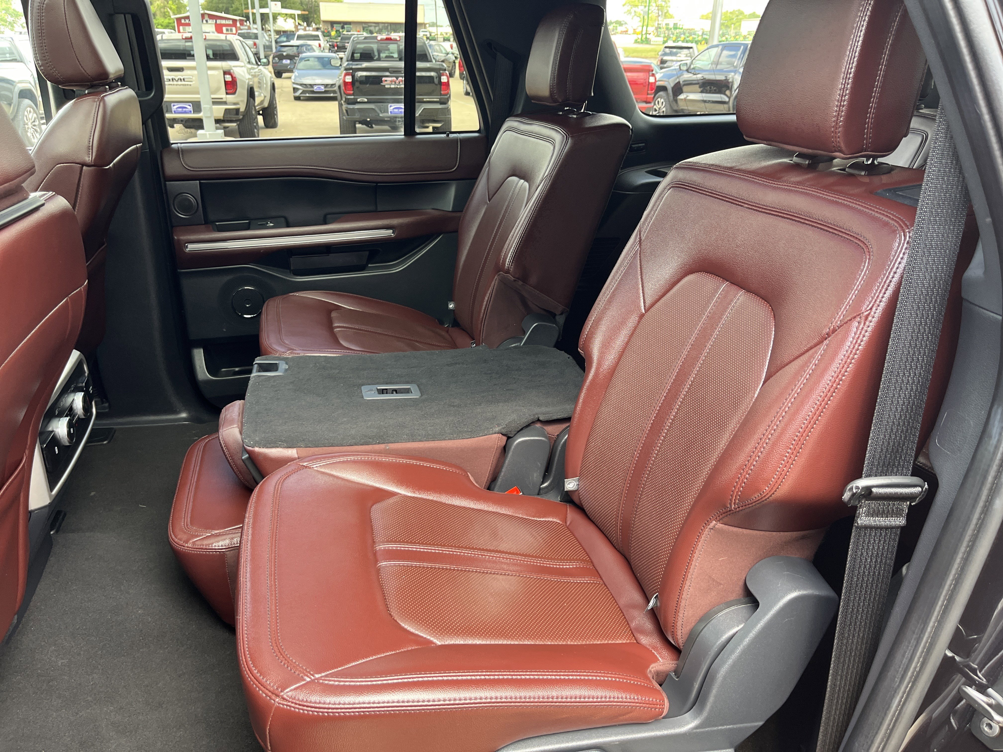 Used 2024 Ford Expedition Max Limited RWD image 14