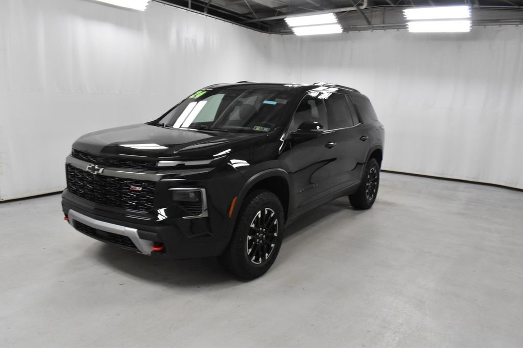 Used 2024 Chevrolet Traverse Z71 w/ Enhanced Driving Package image 2