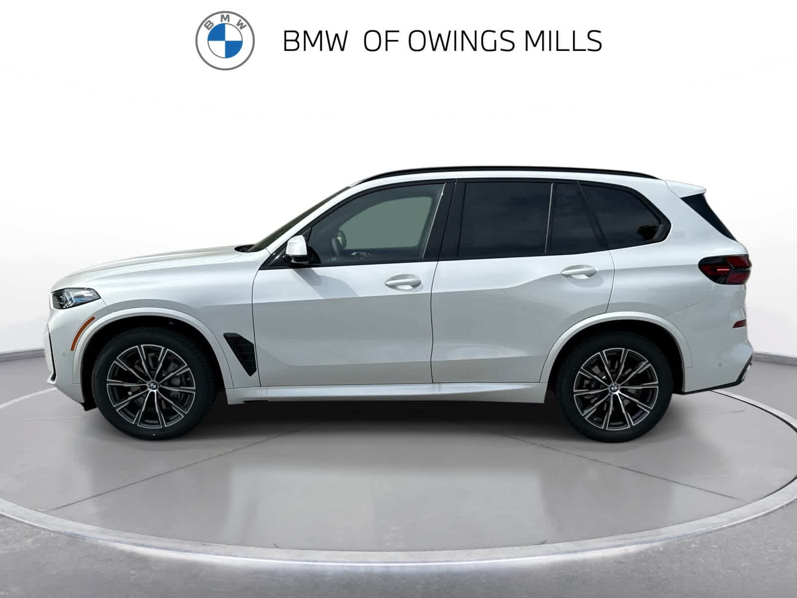 New 2026 BMW X5 xDrive40i w/ M Sport Package AWD/4WD image 5