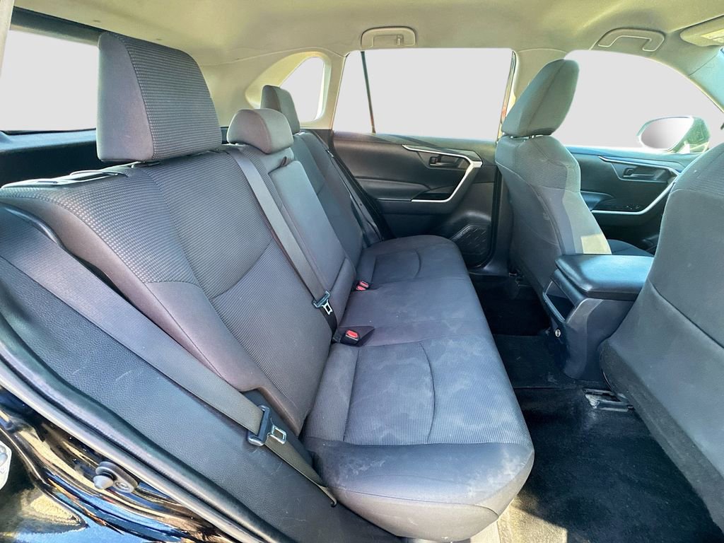Used 2021 Toyota RAV4 LE image 37