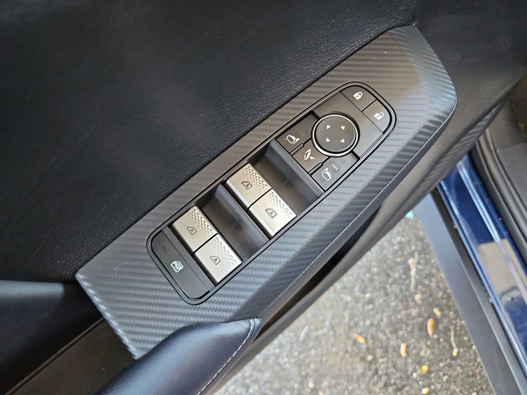 Used 2024 Mitsubishi Outlander SE image 28