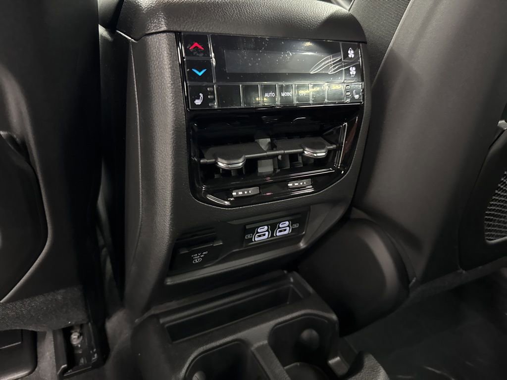 Used 2025 Jeep Grand Cherokee L Limited w/ MOPAR Finishing Package image 14