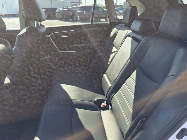 Used 2022 Toyota RAV4 XLE Premium image 7