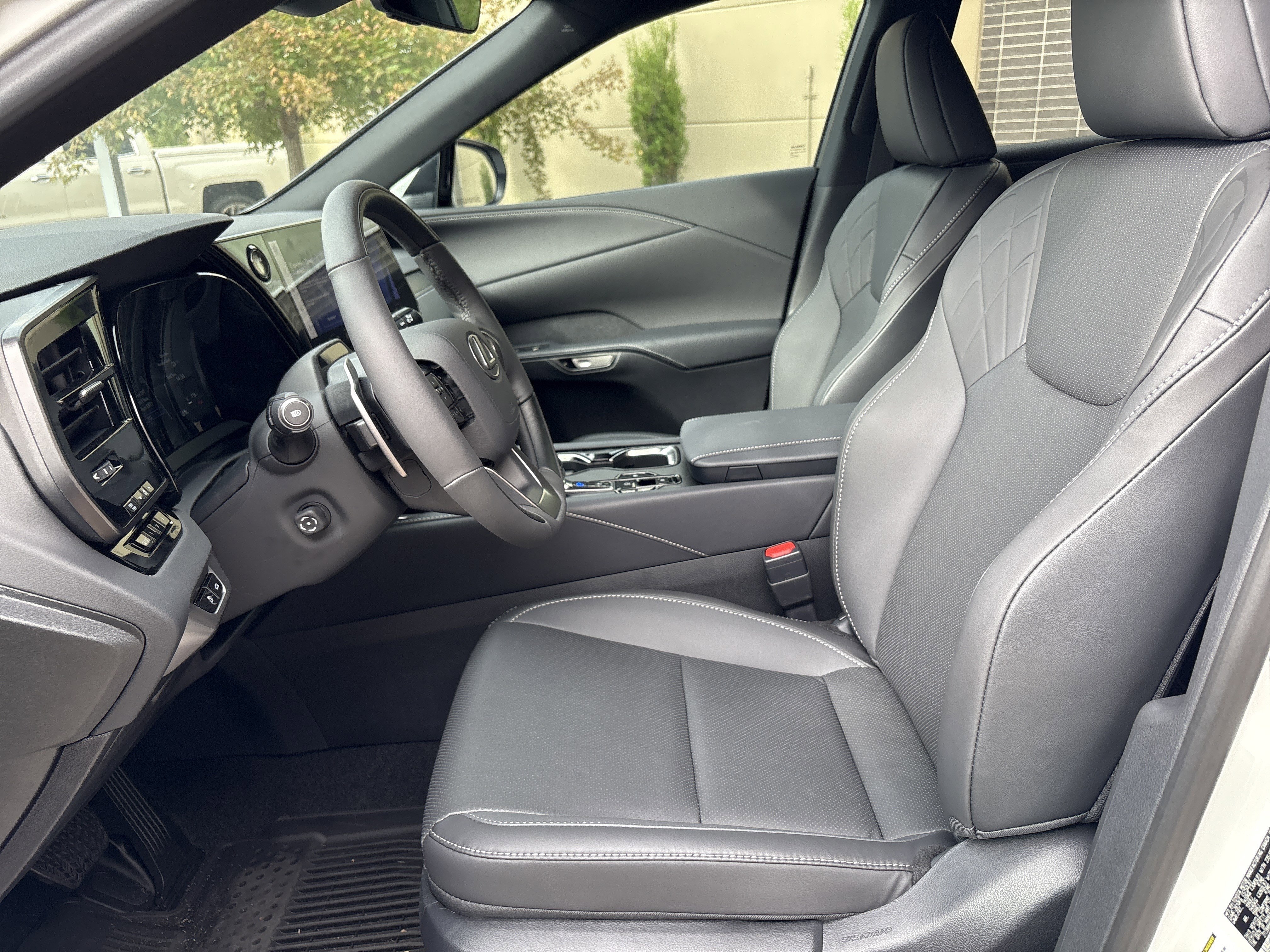 Used 2026 Lexus RX 350h w/ Convenience Package image 15