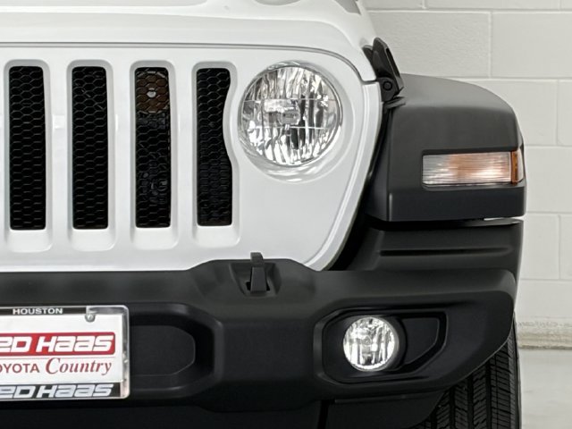 Used 2023 Jeep Wrangler Sport AWD/4WD image 10