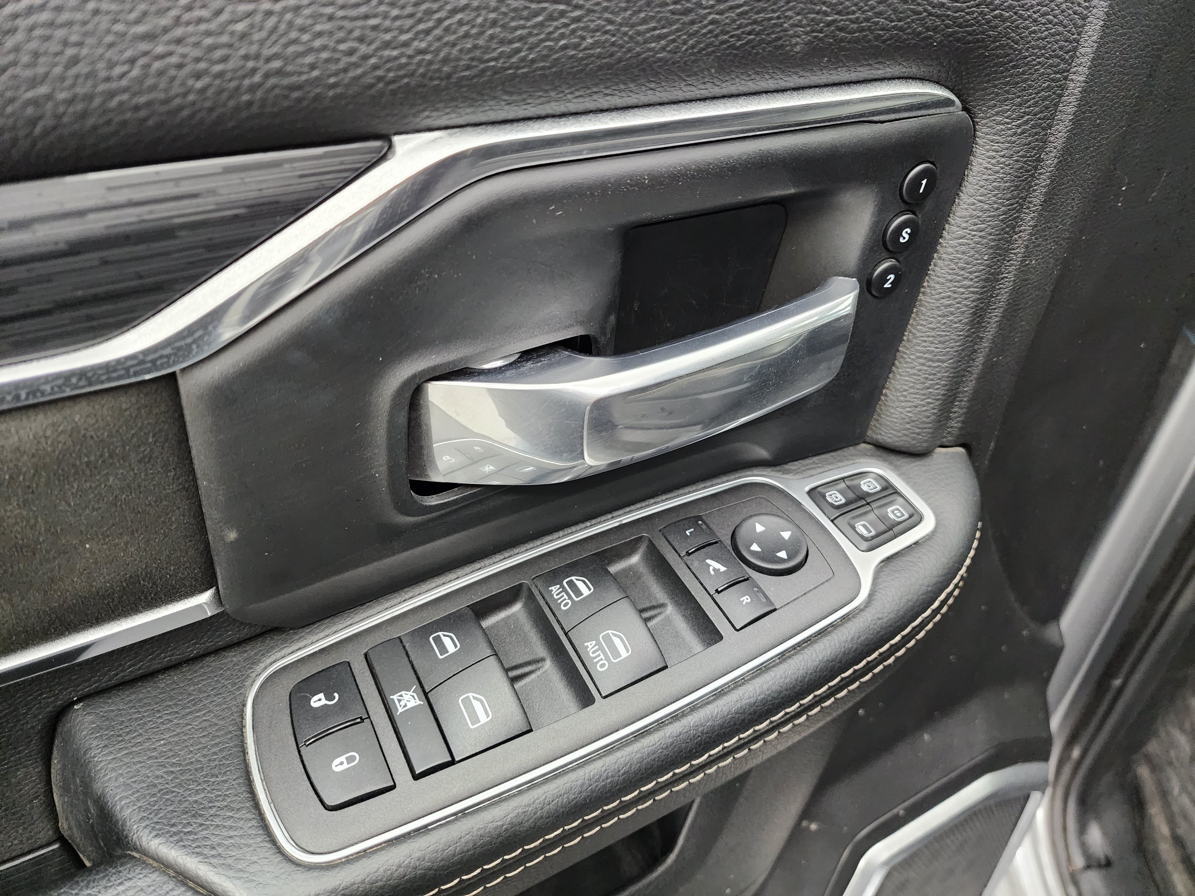 Used 2024 RAM 2500 Laramie w/ Night Edition AWD/4WD image 42