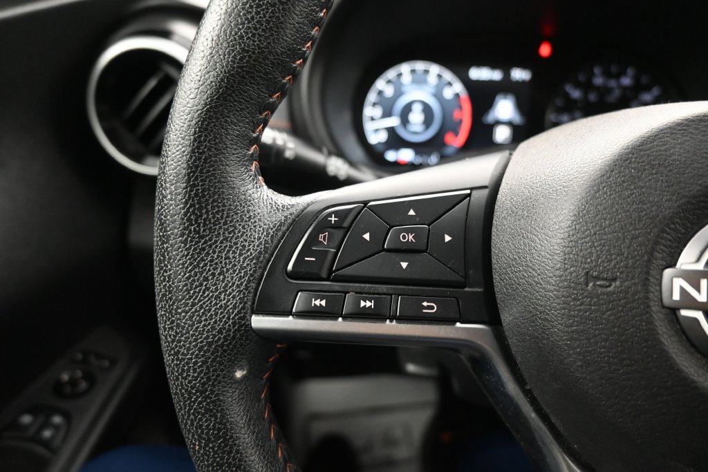 Used 2023 Nissan Kicks SR w/ SR Premium Package FWD image 16