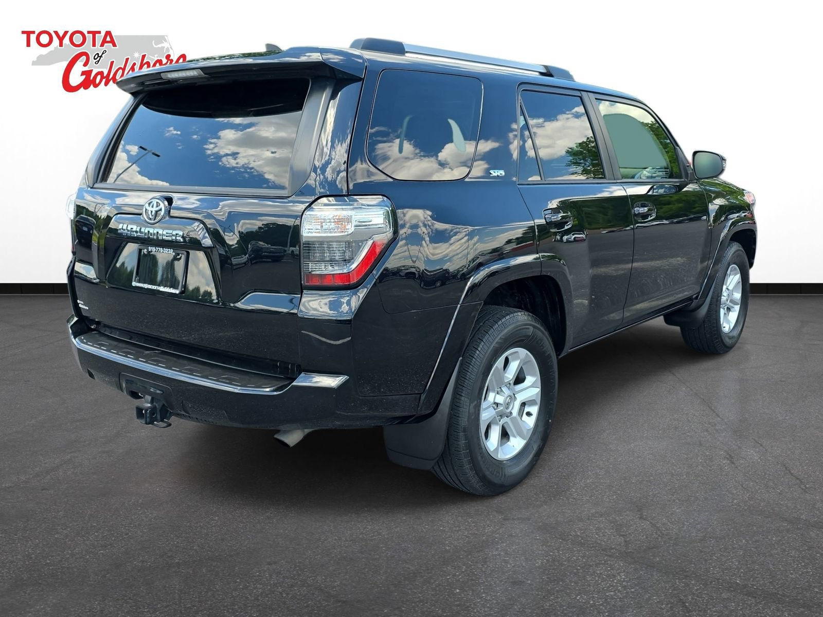 Used 2024 Toyota 4Runner SR5 Premium w/ Moonroof Package RWD image 5