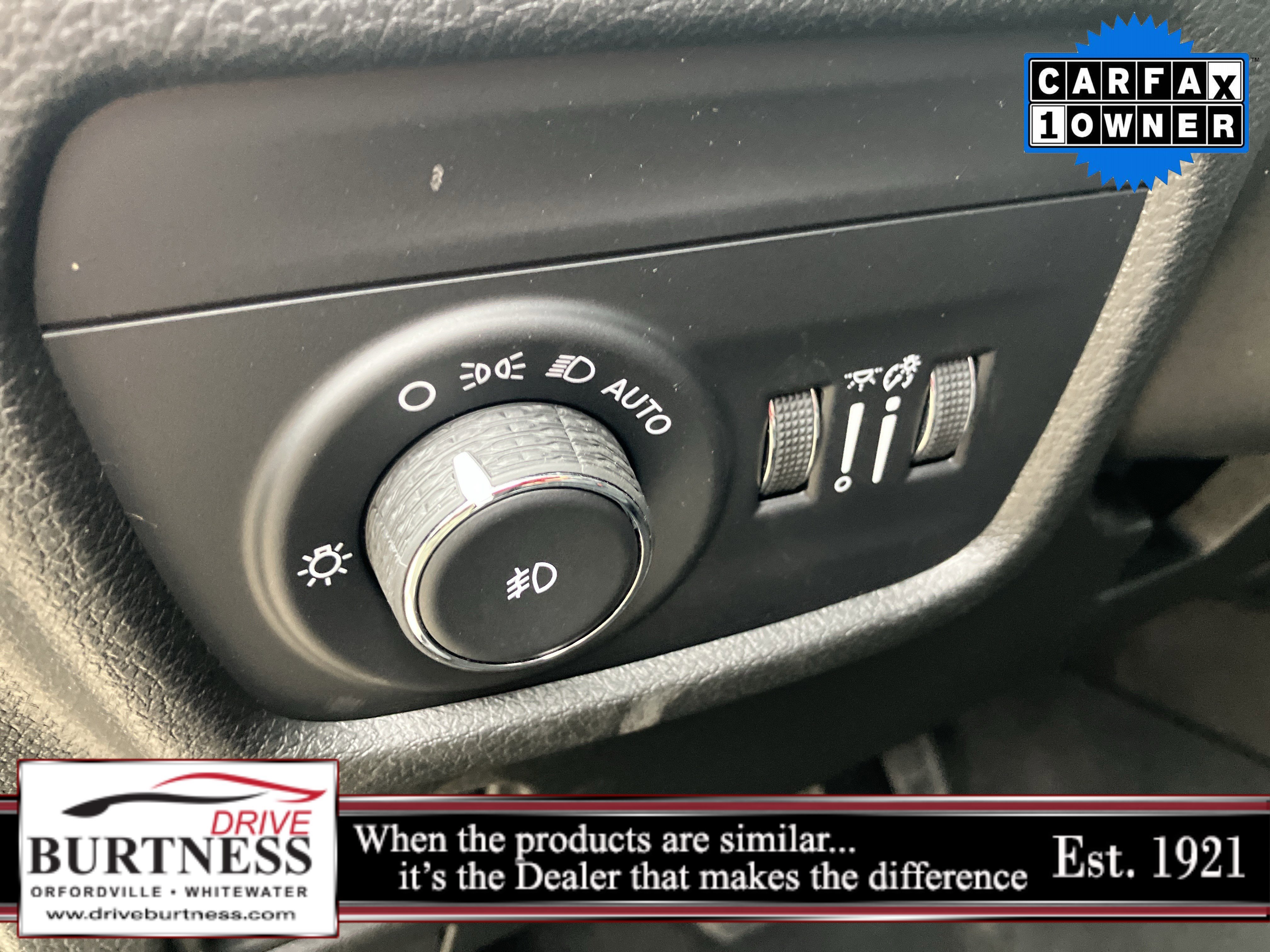 Used 2023 Jeep Grand Cherokee Limited w/ Black Appearance Package image 30