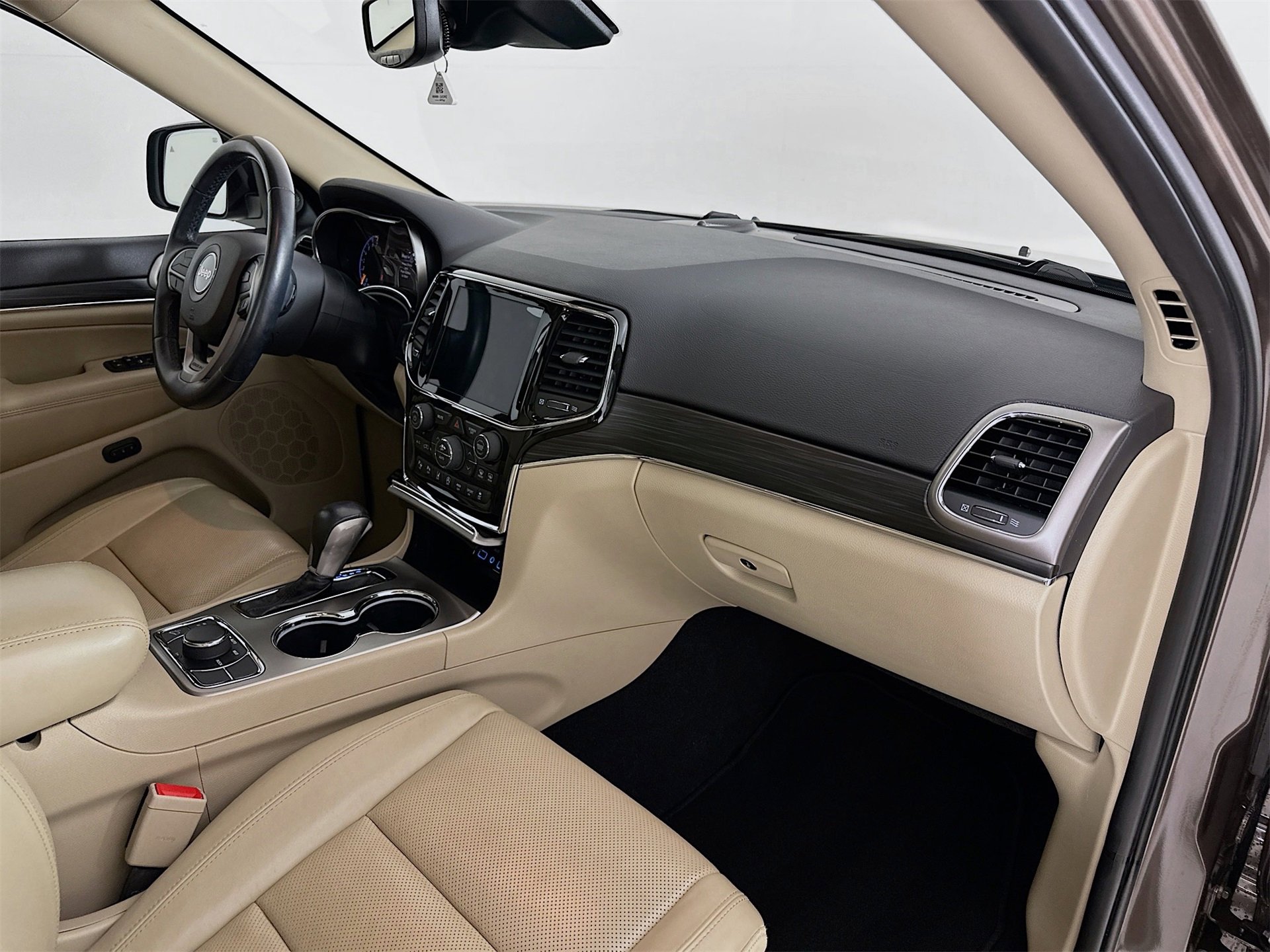 Used 2020 Jeep Grand Cherokee Limited w/ Luxury Group II image 31