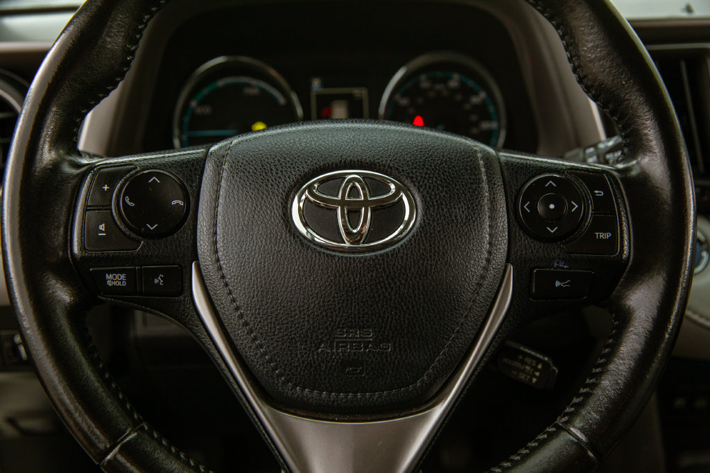 Used 2017 Toyota RAV4 Limited w/ Advanced Technology Package AWD/4WD image 17