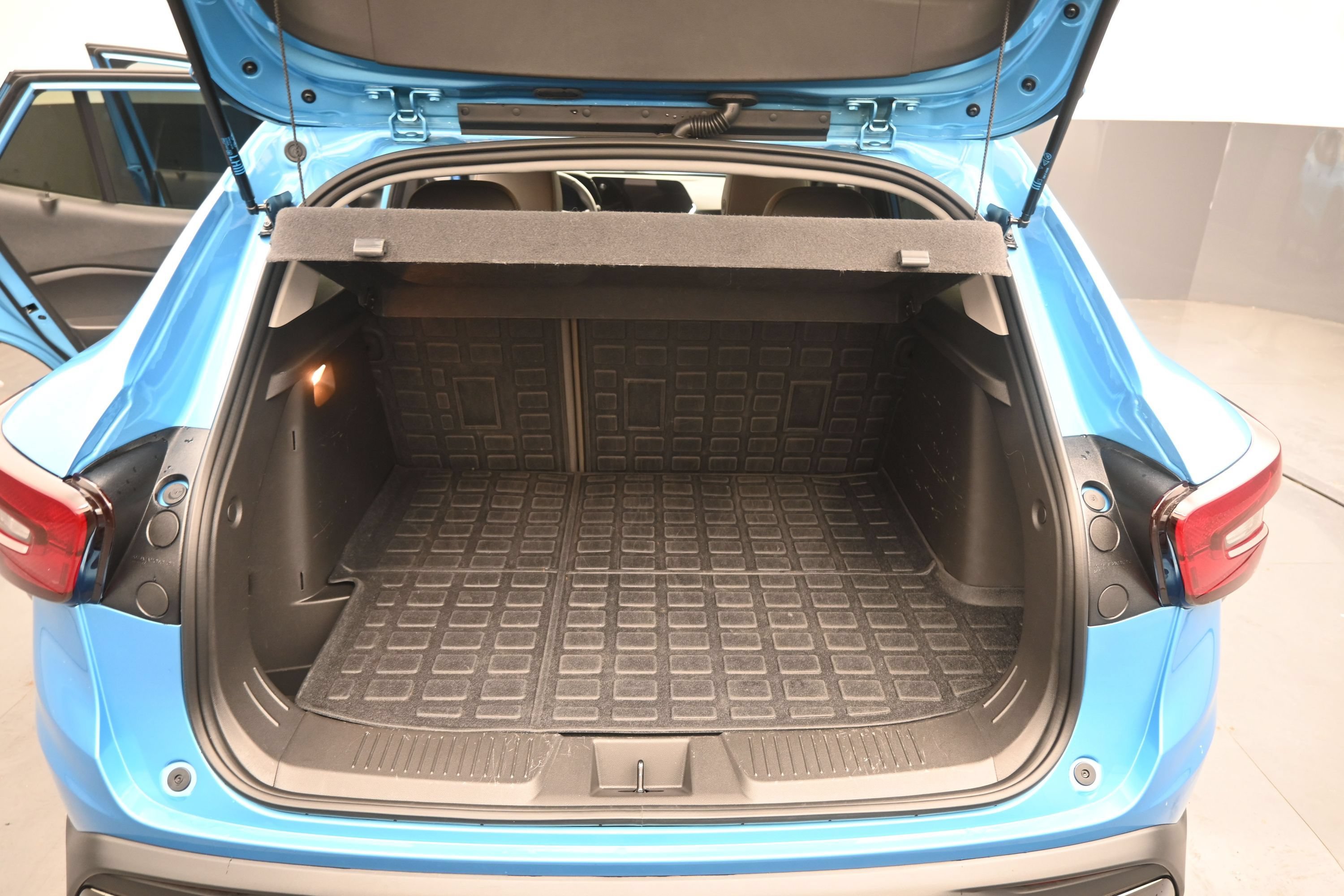 Used 2025 Chevrolet Trax ACTIV FWD image 18
