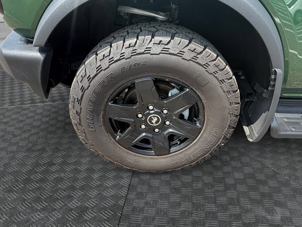 Used 2025 Ford Bronco Outer Banks AWD/4WD image 16