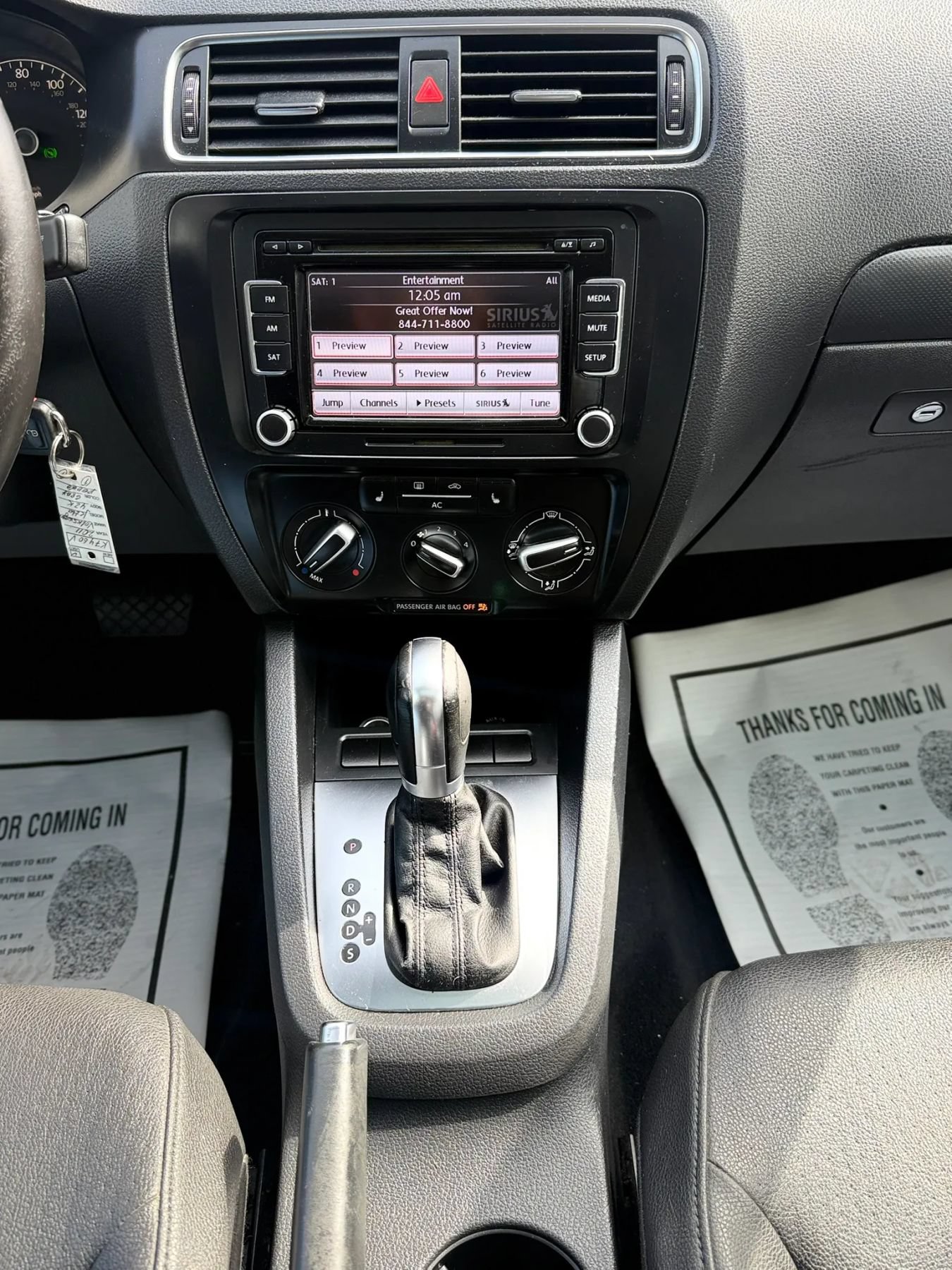 Used 2011 Volkswagen Jetta SE FWD image 19
