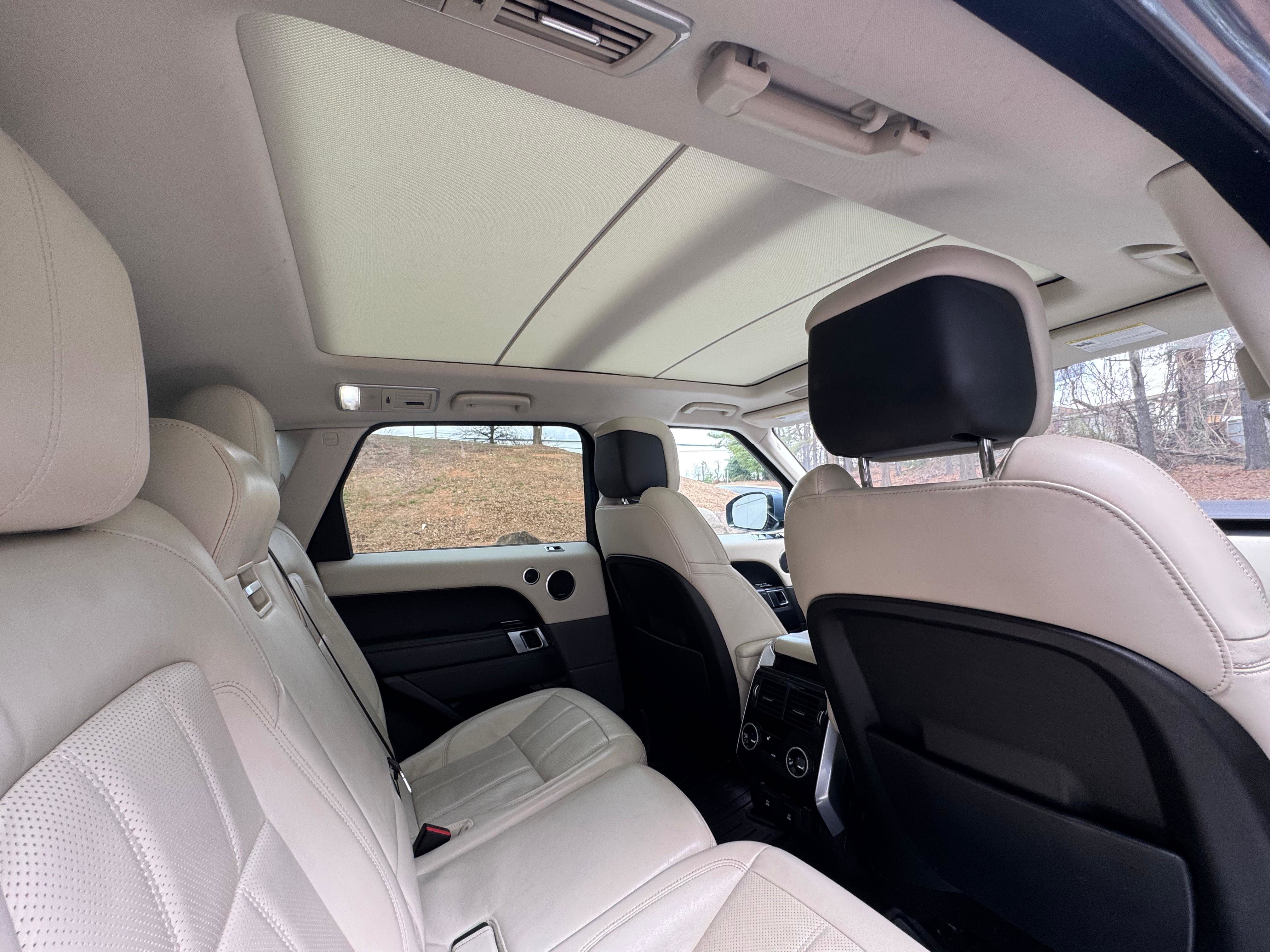 Used 2019 Land Rover Range Rover Sport HSE AWD/4WD image 31