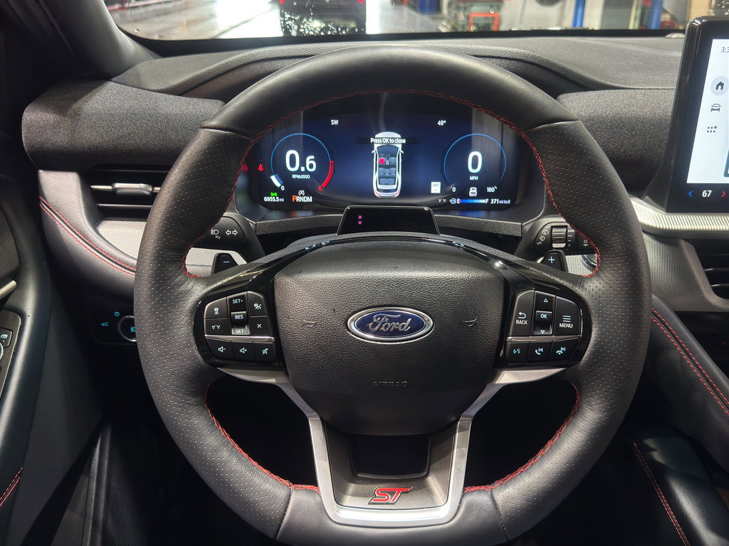 Used 2025 Ford Explorer ST image 23
