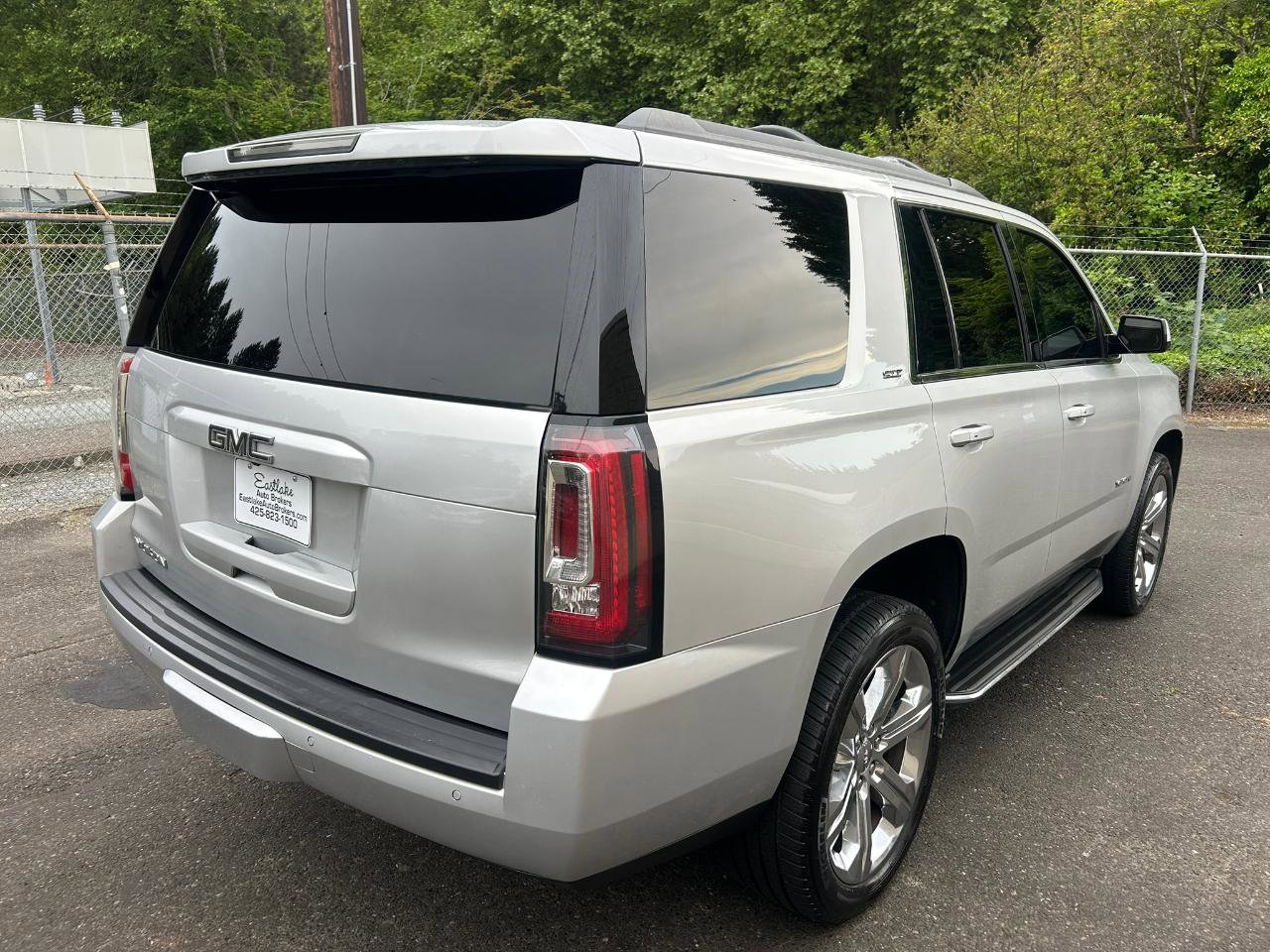 Used 2017 GMC Yukon SLT w/ Open Road Package AWD/4WD image 5
