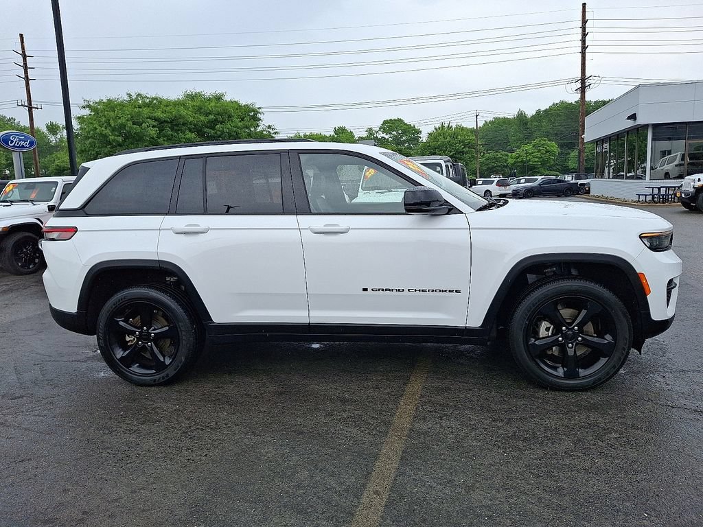 Certified 2023 Jeep Grand Cherokee Altitude AWD/4WD image 7