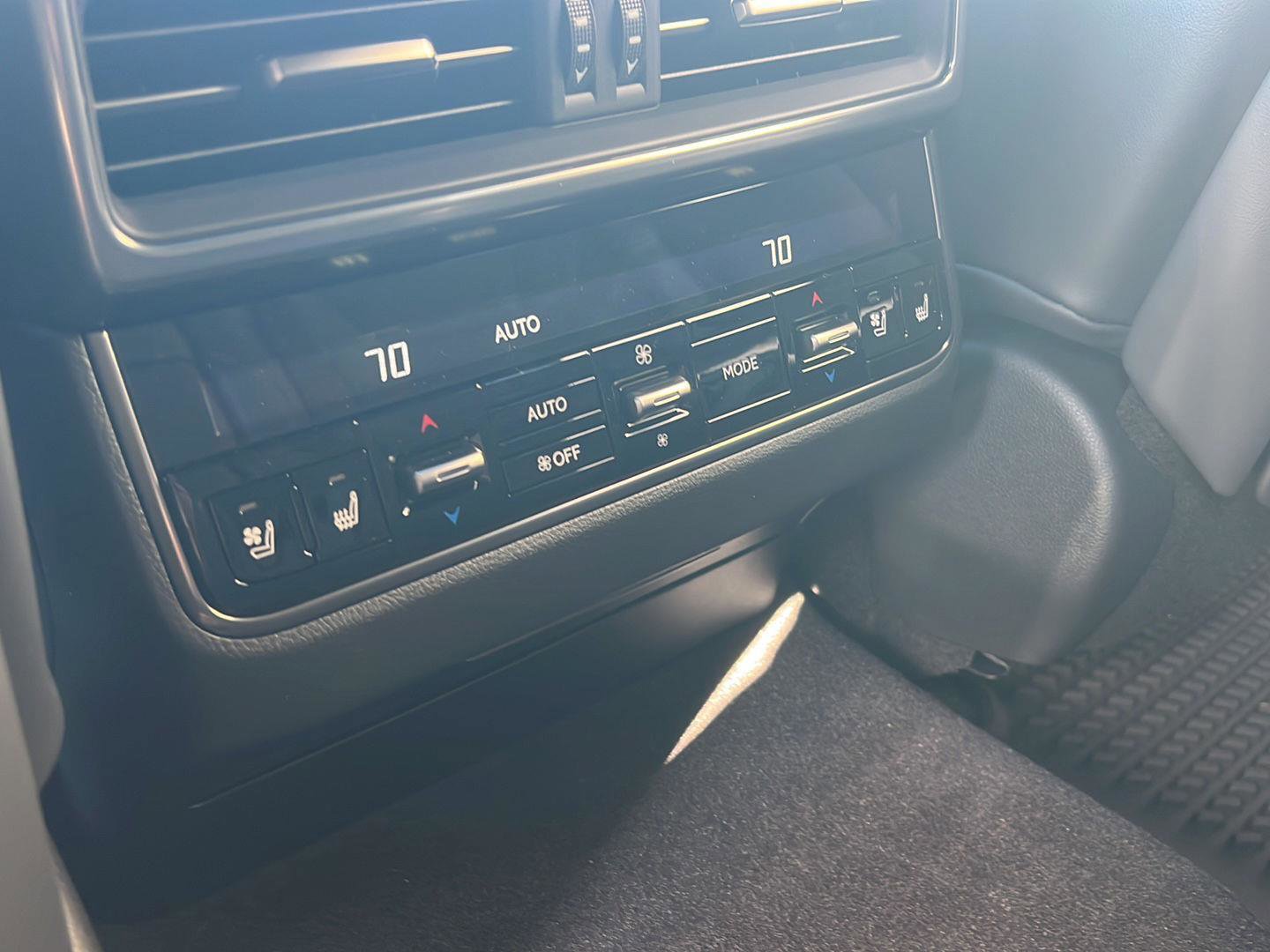 New 2026 Lexus LX 600 4WD w/ Luxury Package image 12