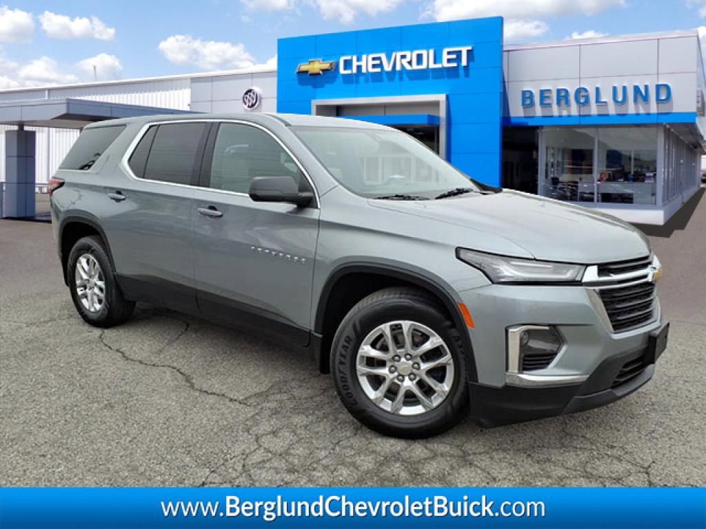 Used 2023 Chevrolet Traverse LS image 1