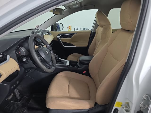 Used 2019 Toyota RAV4 LE w/ All Weather Liner Package FWD image 18