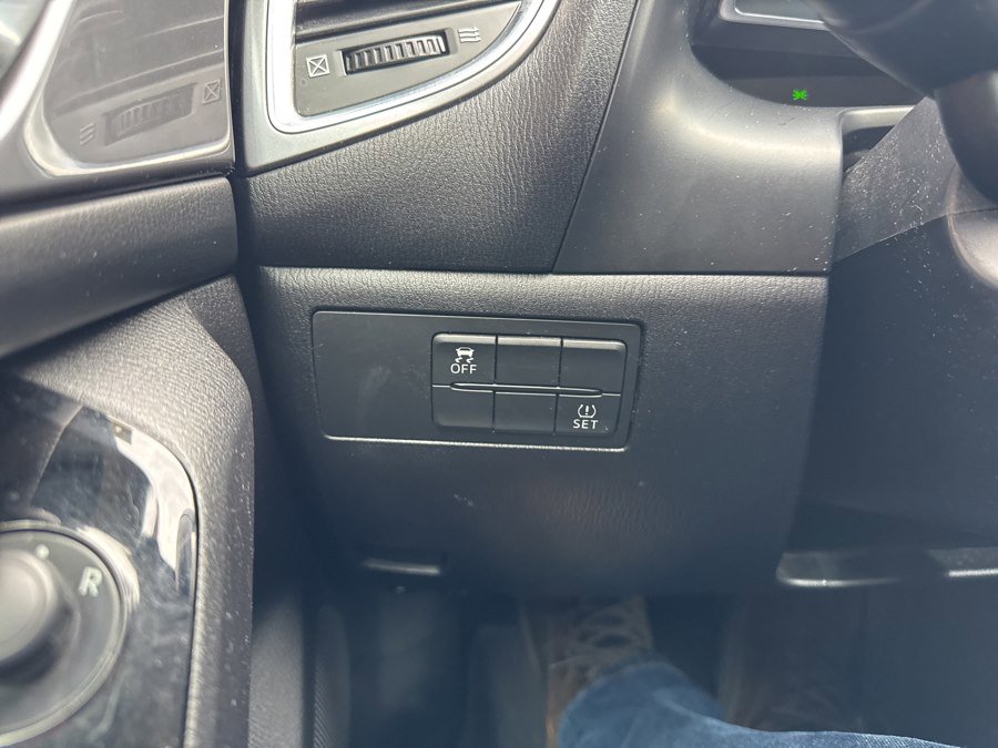 Used 2017 MAZDA MAZDA3 Grand Touring image 26