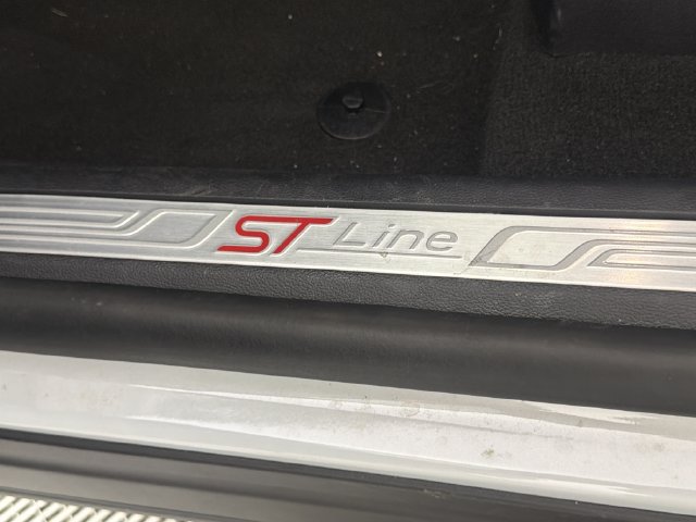 Used 2026 Ford Explorer ST-Line w/ ST-Line Street Pack RWD image 16
