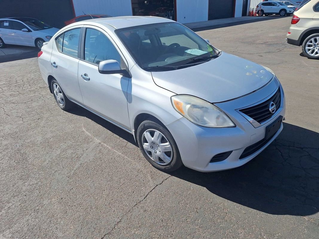 Used 2013 Nissan Versa SV w/ Convenience Pkg image 10