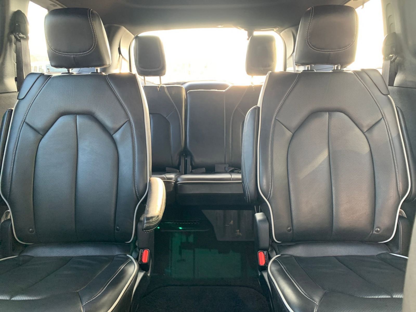 Used 2025 Chrysler Pacifica Limited image 42