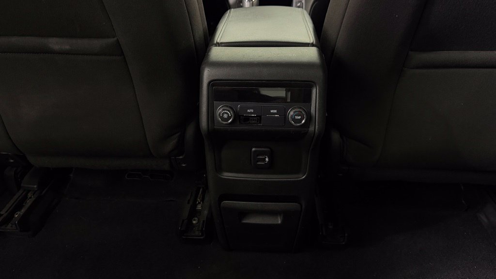 Used 2017 GMC Acadia SLE FWD image 29