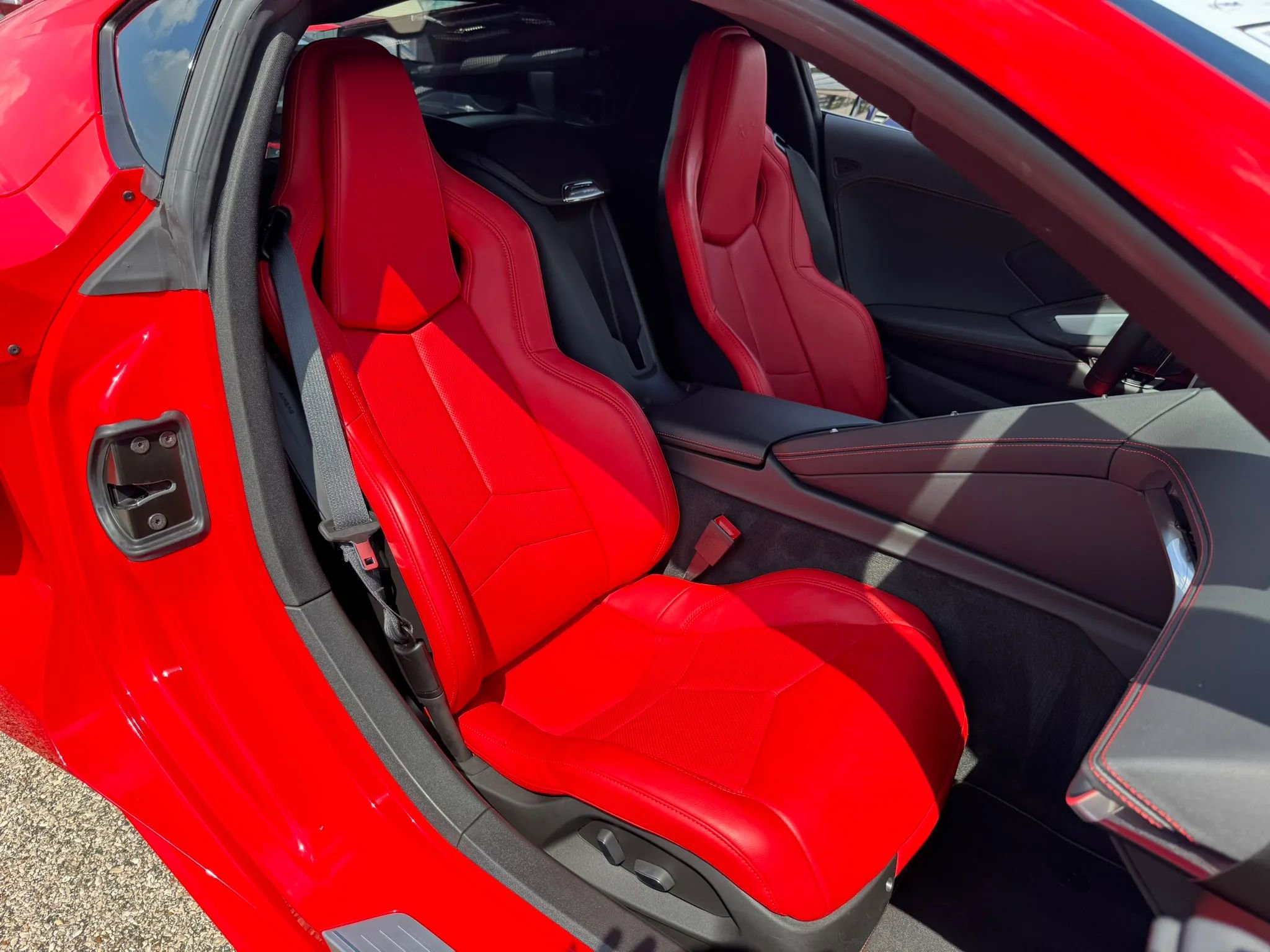 Used 2022 Chevrolet Corvette Stingray Coupe w/ Z51 Performance Package image 24